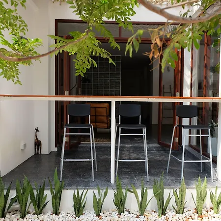 Haus Sathorn 21 Bed And Breakfast