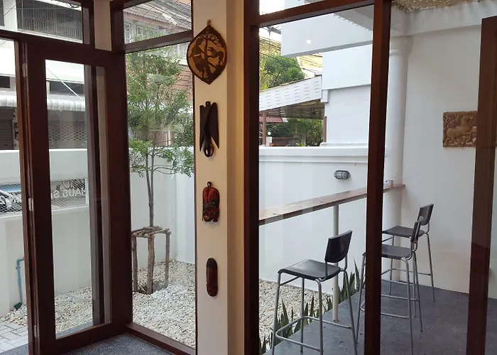 Haus Sathorn 21 לינה וארוחת בוקר 2*