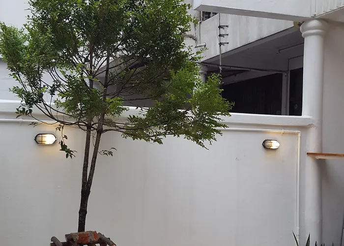 Haus Sathorn 21 Bed & Breakfast 2*