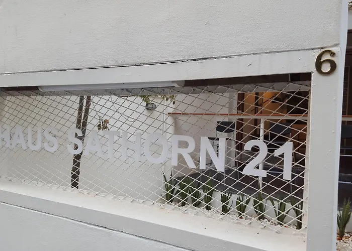 לינה וארוחת בוקר Haus Sathorn 21 2*