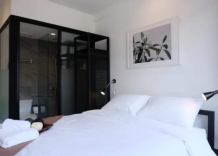 Haus Sathorn 21 Bed & Breakfast 2*