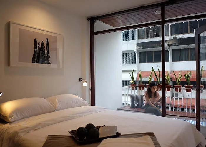 לינה וארוחת בוקר Haus Sathorn 21 בנגקוק