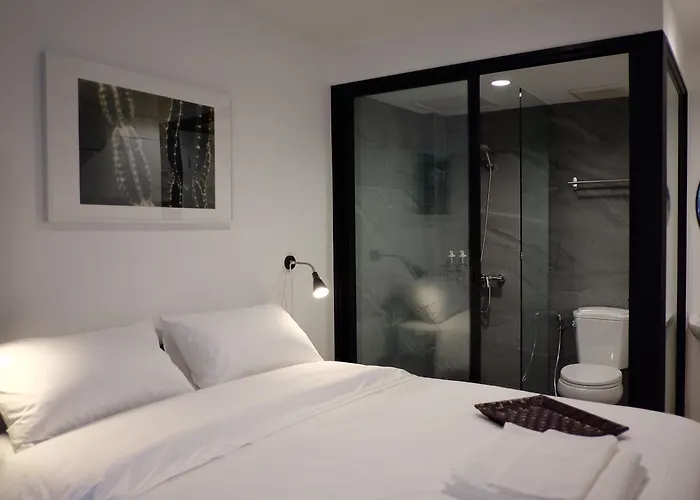 Haus Sathorn 21 Bed & Breakfast