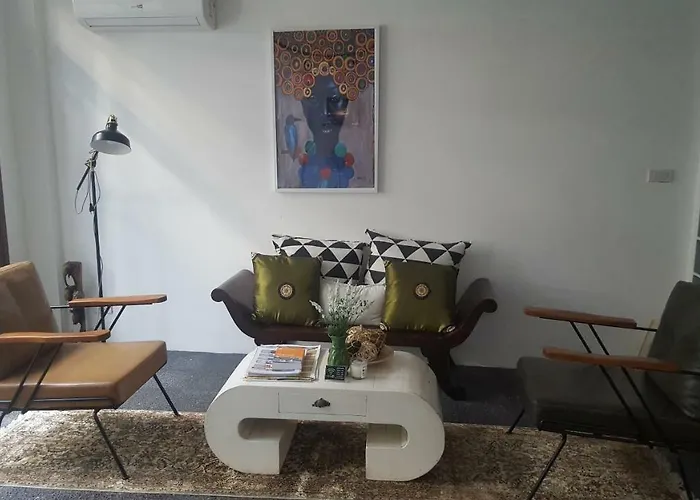 Haus Sathorn 21 2*