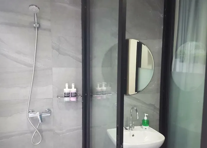 לינה וארוחת בוקר Haus Sathorn 21